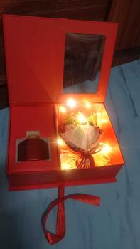 Product Review of กล่องกุหลาบ ของขวัญวาเลน์ไทน์พร้อมน้ำหอม น่ารักมาก มีหลายสีให้เลือก พร้อมส่ง มีไฟแถมให้ ของขวัญวันเกิด เซอร์ไพร์แฟน from @** ล**8 #**น 1
