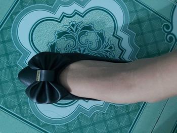 Product Review of Giày Bệt nhọn da sần đen/kem nơ cao su dẻo cho Nữ from T**h 0
