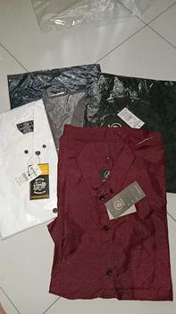 Product Review of PAKET 5 PCS KEMEJA PRIA POLOS LENGAN PENDEK SLIMFIT KATUN PREMIUM from B**t 0