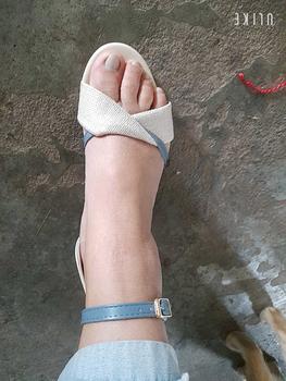 Product Review of Giày sandal gót dày phong cách cổ tích mùa hè 2025 phong cách mới thoải mái và đa năng nhẹ nhàng gót vừa cao gót La Mã khóa cao gót Nữ Nhung from h**g v** 9** 1