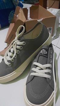 Product Review of [ ORIGINAL ] VENTELA ALPHA GREY | CASUAL SHOES | Pria Wanita Sneakers from D**n 0