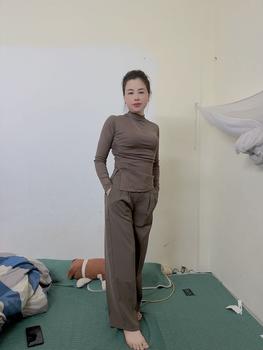 Product Review of Áo Giữ Nhiệt Dài Tay Nữ Cổ 3 Phân Nhúm Sườn Xẻ Tà BigSize MiSoul, Áo Thu Đông Cổ 3 Phân Dáng Form Ôm Body 222 Top Cổ Tròn Women Ong Đen from s**1 0