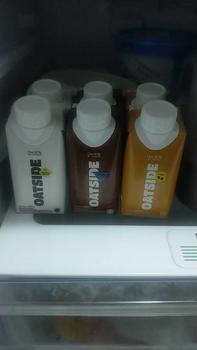 Product Review of OATSIDE Mix Cap Oat Milk Barista Blend Chocolate Coffee 200ml (6pcs) (Kemasan Tutup Botol) | Susu Oat Barista Blend Cokelat Kopi from A**m 0