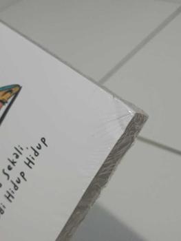 Product Review of BUKU MOTIVASI : SENI MENERTAWAKAN (BEBAN HIDUP) from F**y S**o 1