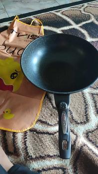 Product Review of LIVE EXCLUSIVE RACUNUUNA YK Design Wajan Batu Medis Permukaan Wajan Kasar Gagang Plastik Ukuran 32CM YK-822A01 from a** n**i 1