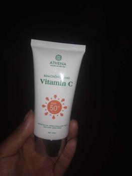 Product Review of KEM CHỐNG NẮNG VITAMIN C (Tặng nước hoa) PHÙ HỢP VỚI MỌI LOẠI DA Skincare Nữ Làm Đẹp Da from Á** H**u 1