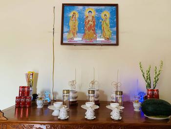 Product Review of Bộ Thờ Cúng Lư Hương, Đĩa Trái Cây, Bình Hoa, Áng 5, Áng 3 Gốm Sứ Bạch Ngọc Sen Trắng from L** n**n 0