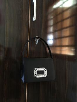 Product Review of Túi Lụa Santi Khoá Đá G268 ( Hình Ảnh Shop Chụp ) from t**. 0
