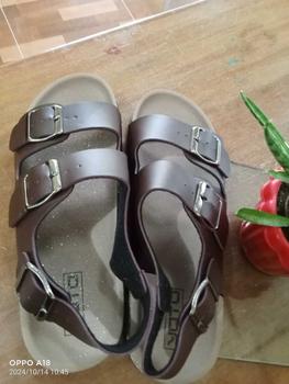 Product Review of Yoto Flip Flop Cork Footwear Leather UNISEX 36-44 Wood Soled Slippers for Women and Men - Sandal for Summer  Makapal Couple Shoes Comfort Walking Shoes from s**o 1