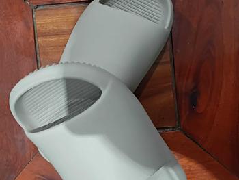 Product Review of Dép Bánh Mì Chất Liệu EVA Cao Cấp Siêu Nhẹ Siêu Êm Kháng Nước Chống Trượt from d**d 0