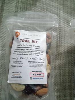 Product Review of Daily Snacks Mixed Nuts (Cashews, Almonds, Walnuts) - in Ziplock Pouch from j**💛 1