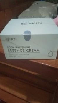 Product Review of [MQ SKIN] Body Sâm Vàng dưỡng da collagen, làm đẹp da from d**m 0