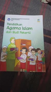 Product Review of Buku Agama Islam Kelas 3 Edukasi, Pendidikan Agama Islam dan Budi Pekerti, Revisi 2018 Kementrian Pendidikan dan Kebudayaan RI untuk SD/MI from R**n 0