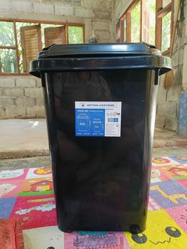 Product Review of ถังขยะ พลาสติก กทม. 60 ลิตร ถังขยะพลาสติก ใบใหญ่ ทนทาน มี ฝาปิด ตั้งในครัว หน้าบ้าน ถัง  ขยะ from ย**ว แ**ง 0