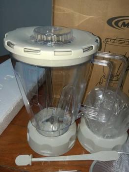 Product Review of MAIMEITE Blender 1.5L 300W High Power Multifunctional Juicer Household Broken Juicer Small Grinder Ice Crusher from D**1 0