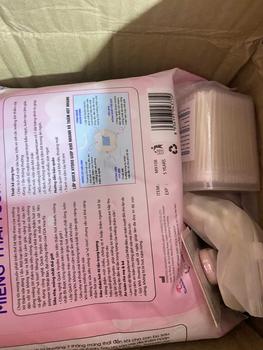 Product Review of Hộp 200 tăm bông cho bé sơ sinh V-coool hai đầu tiện lợi với chất liệu bông tự nhiên an toàn from H**🐚 0