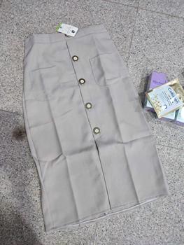 Product Review of Yellowface Viona Skirt Bahan Semi Woll Premium / Rok Wanita Korean Style / Rok Span / Rok Kerja / Rok Santai Polos Kancing Tengah / Rok Model Midi dan Panjang from T**🫧 1