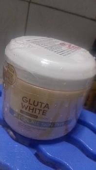 Product Review of Kem Ủ Trắng Da GLUTA WHITE Làm Dưỡng Da Body 600g from C** d** 9** 0