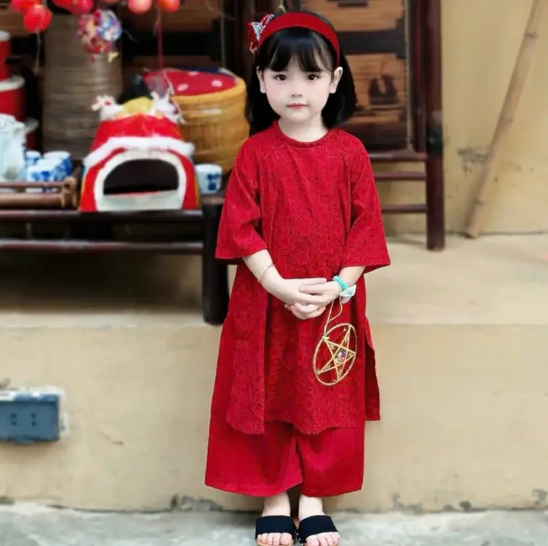 Áo dài gấm hoa cúc bé gái mặc tết mặc đi chơi tặng kèm quần từ 6kg đến 45kg 1