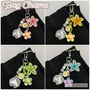 MONCE Dayke Bag Charm Bunga Kerang Aesthetic