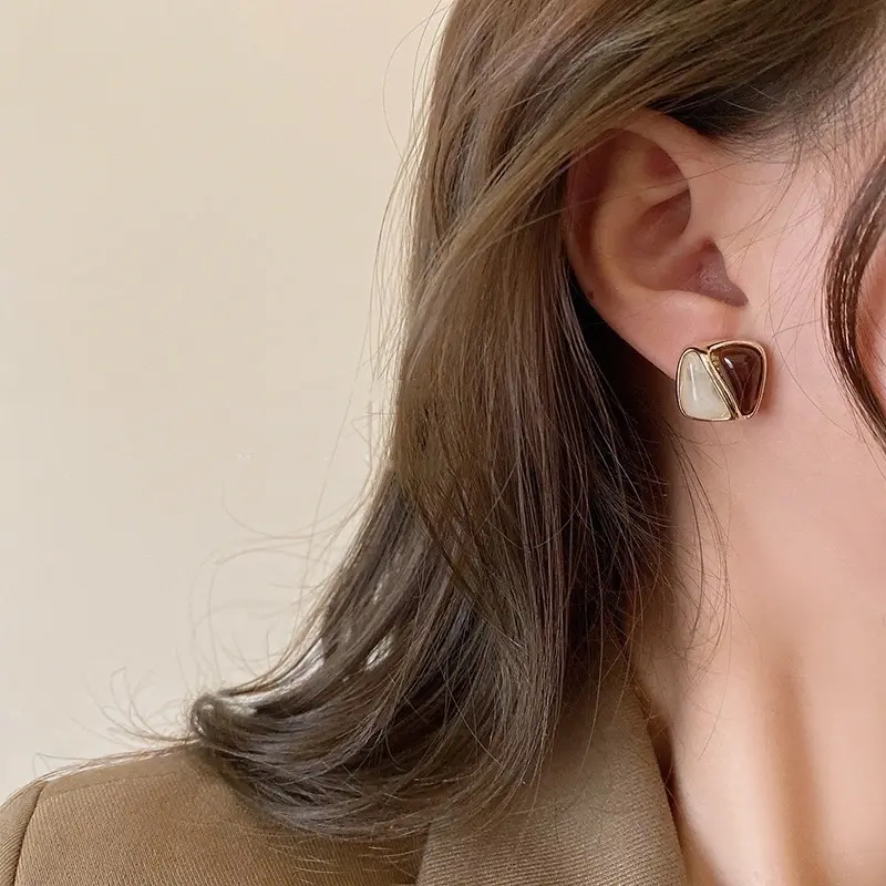 Anting fashion perempuan A-m63r