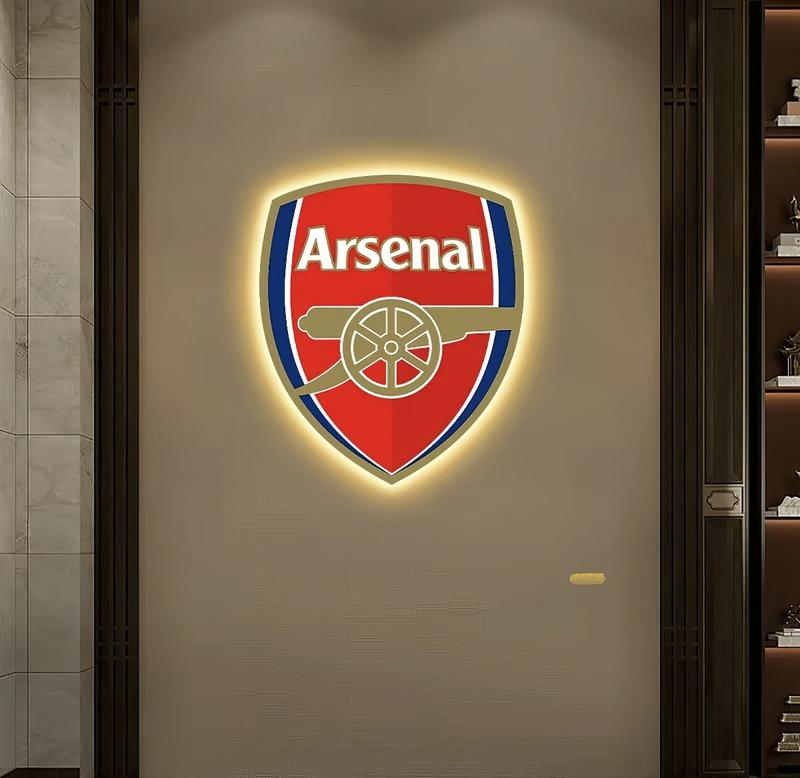 Tranh logo đội bóng Arsenal có đèn led tranh tráng gương l;mà từ gỗ cắt cnc chi tiết theo hình treo phòng khách phòng ngủ phòng làm việc