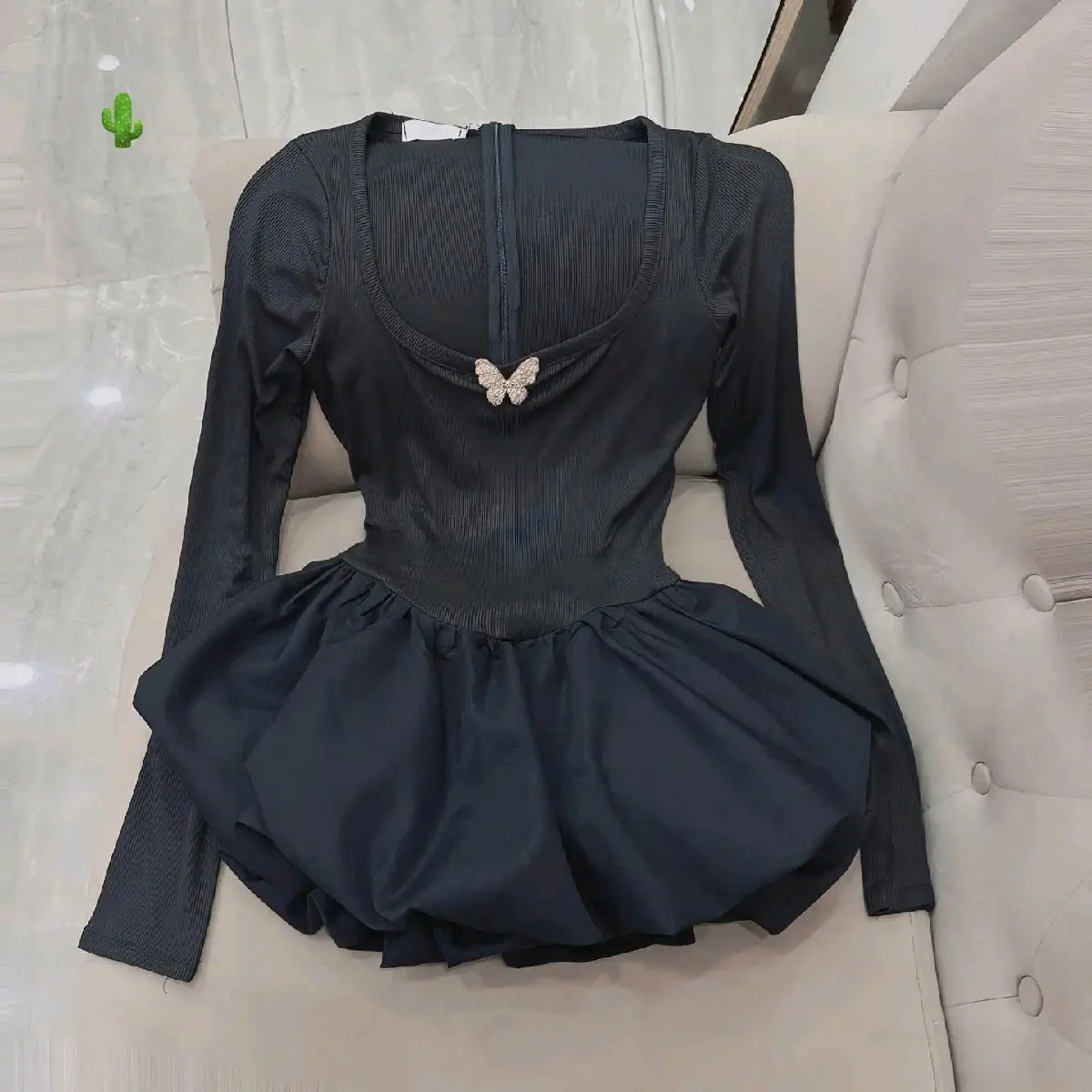 Đầm bí phồng tay dài đính phụ kiện phong cách đơn giản dễ thương  Dress
