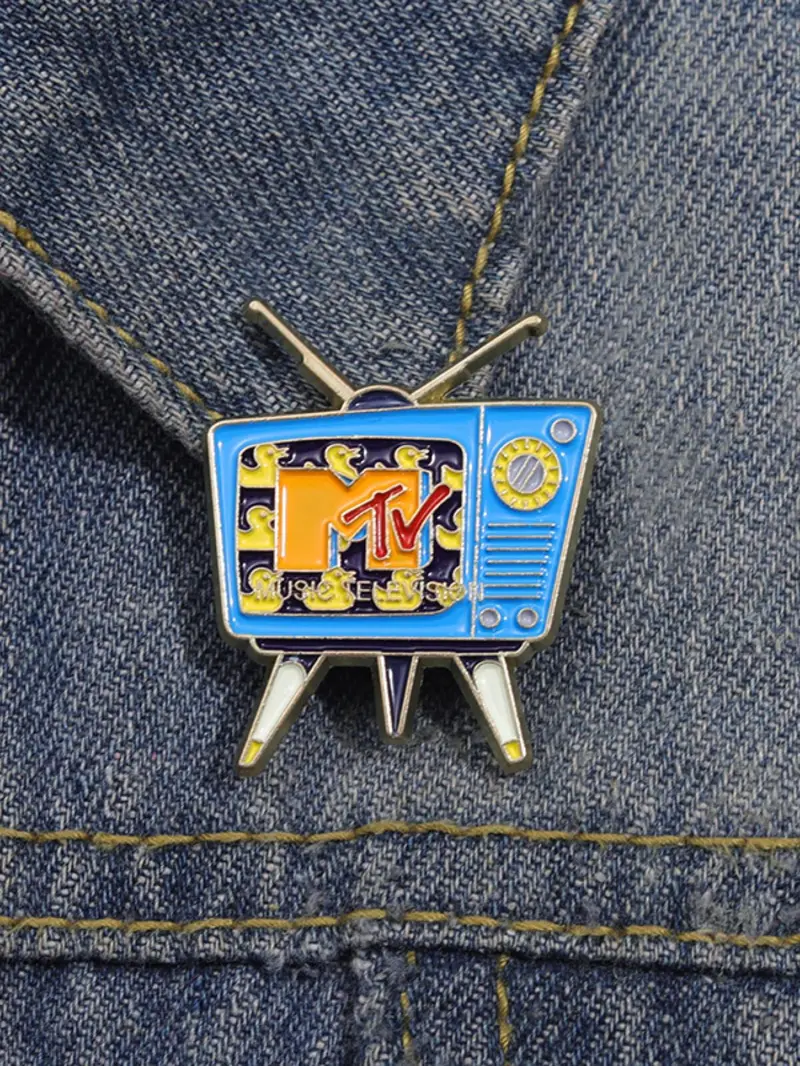 Product Introduction of Vintage Tv Shaped Brooch, Enamel Pin Suitable for Backpacks, Jeans, Scarves, Hats Decoration,  Trendy All-match & Exquisite Brooch for Birthday Gift 0