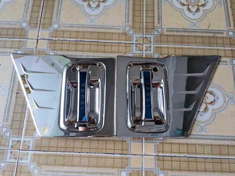 Ốp tay nắm cửa, ốp gạt mưa cho xe Isuzu mạ crom và mạ titan 2