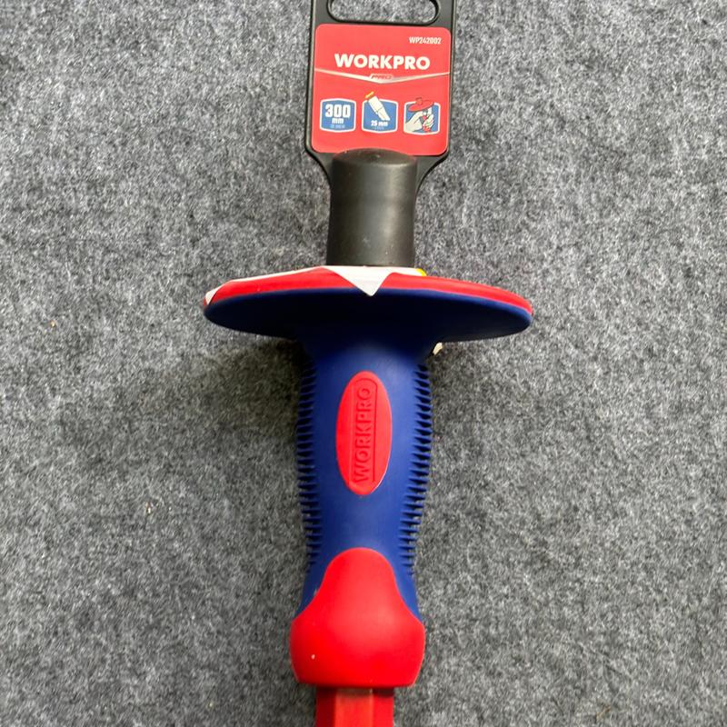 Dùi đục sắt mũi dẹt Workpro, cây dùi đục mũi dẹp kích thước 4x305mm, tay cầm bọc nhựa có vành che bảo vệ tay 5