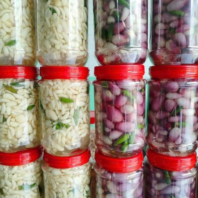 Combo 650g hành tím Lý Sơn ngâm + 650g tỏi Lý Sơn ngâm chua ngọt có ớt xiêm ngâm kèm