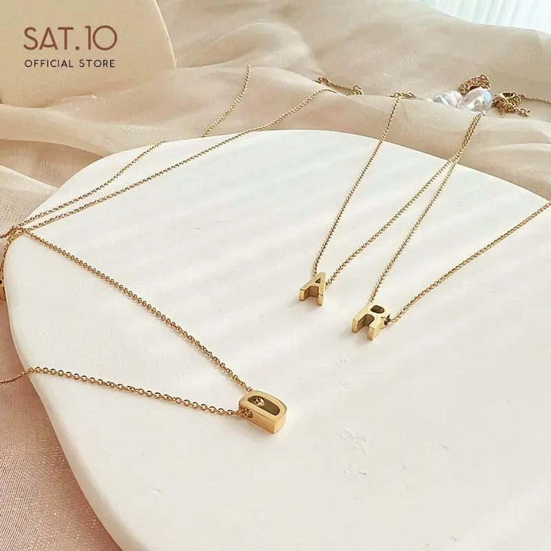 SAT.10 Kalung Rantai Gold Dengan Desain Liontin Huruf Timbul Bahan Titanium SAT-FCA4115 2