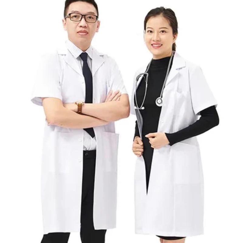 Áo Blouse Bác Sĩ Ngắn Tay Cao Cấp - Dáng Dài Nam/Nữ - Đồng Phục Y Tế Trơn, Áo blue dược sĩ, Áo blouse, Bộ Scrubs bác sĩ Cotton Menswear
