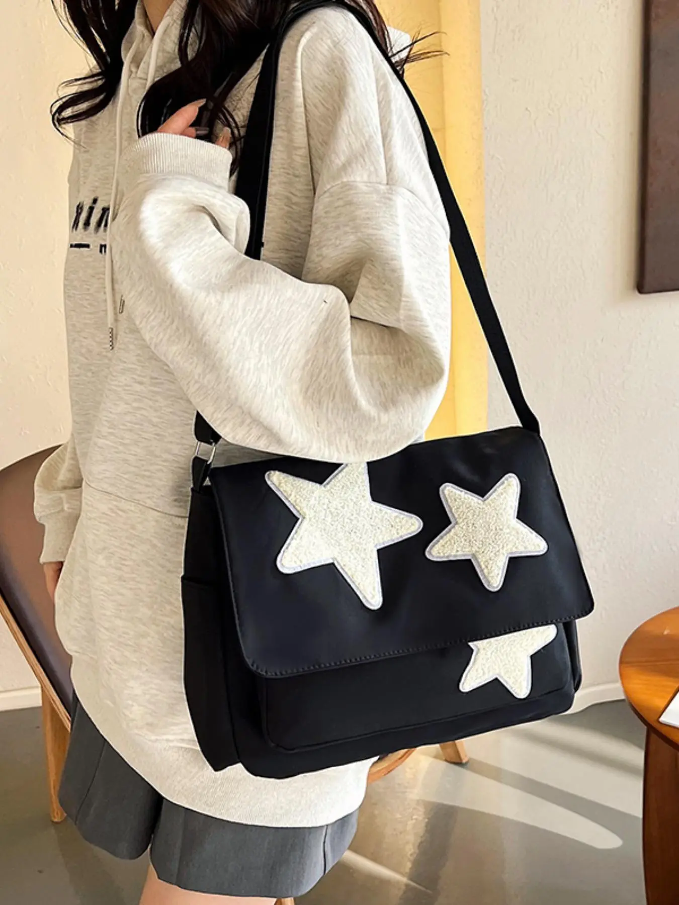 Women's Star Patched Design Crossbody Bag, Fashionable Shoulder Bag for Daily Used, Casual Trendy Versatile High-quality Daily Commuting Bag