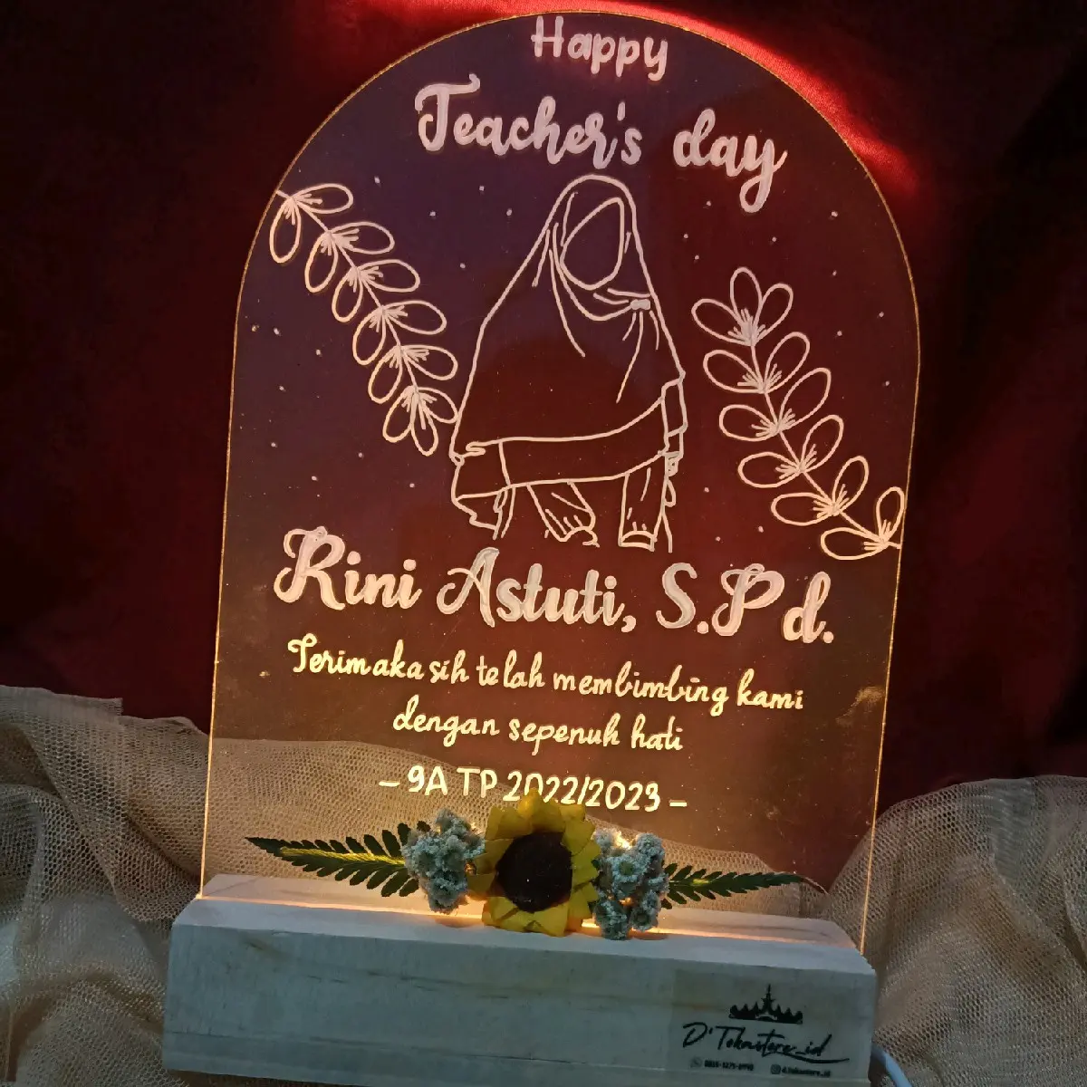 Akrilik lettering kubah, untuk gift kado anniversary hari jadi, wisuda graduation, birthday ulang tahun, wedding pernikahan, dll