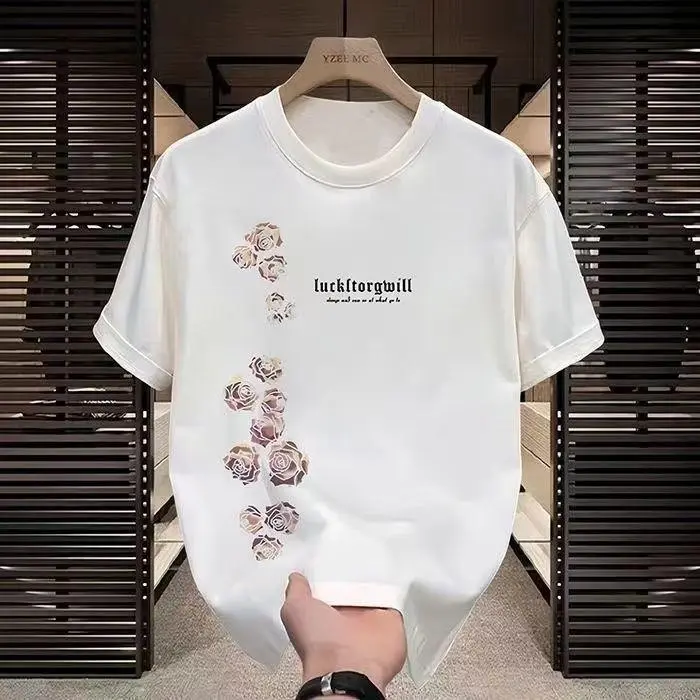 The new short-sleeved T-shirt for summer is a loose base top with a design sense print
