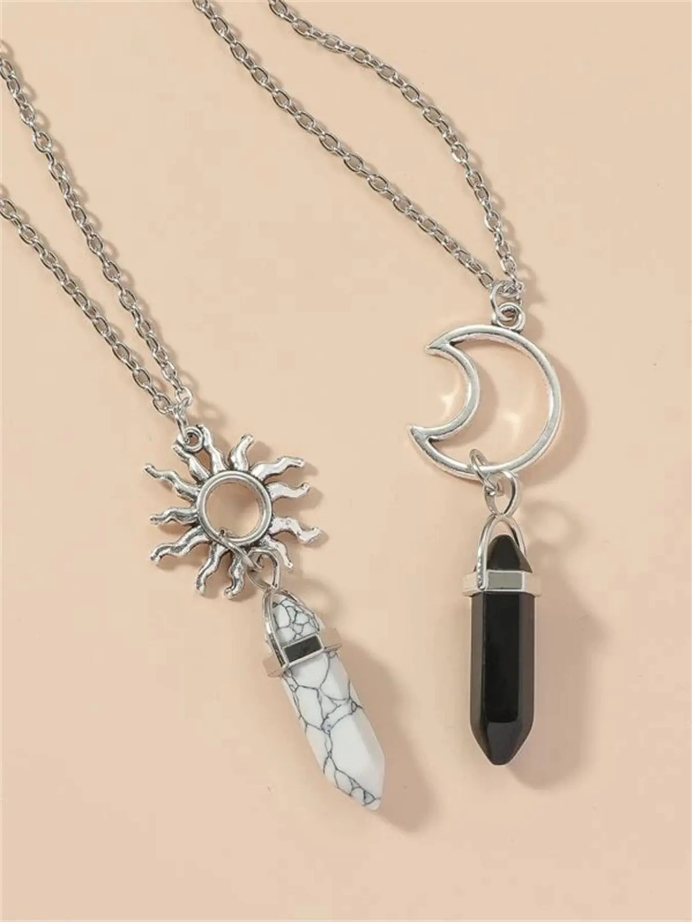 2pcs Vintage Moon & Sun Charm Pendant Necklace Set, Fashion Accessories for Both Men & Women, Fashion Jewelry for Party, Daily Clothing Decor, Trendy All-match & Exquisite Jewelry for Birthday Gift