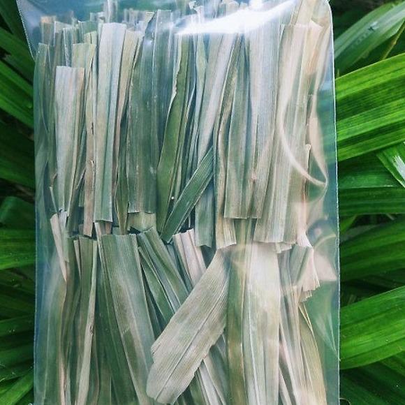  Lá Dứa Sấy Lạnh 1KG  Lá Nếp  - Nguyên Liệu Pha Trà Thơm Tự Nhiên Nấu Xôi Chế Biến Thực Phẩm Hương Liệu Tự Nhiên Siêu thị thảo mộc Phương Nhi 