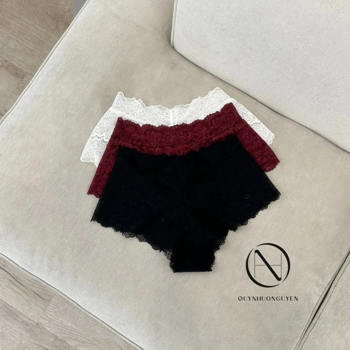 Quần lót chất liệu ren co giãn cạp cao vừa thiết kế freesize (giá bán 1 chiếc)