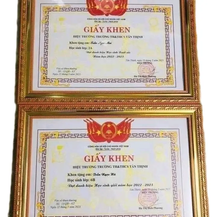 khung treo giấy khen cho gia đình khen thưởng cuối năm cho bé