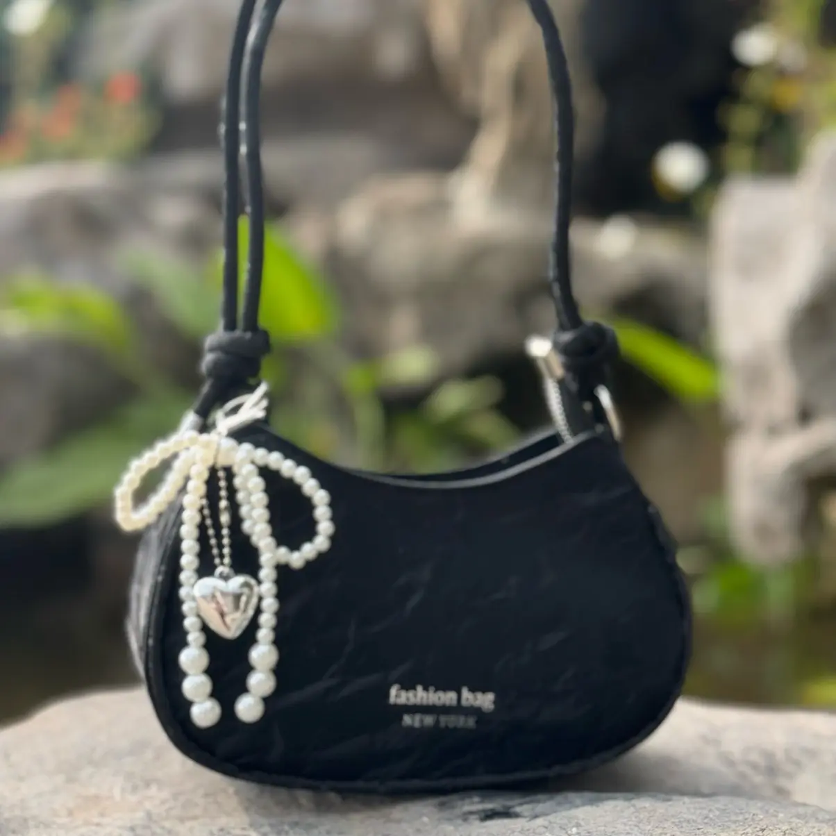 (Tặng kèm Charm)Túi Kep Nách Đeo Chéo Da Nhung Đơn Giản Sang Trọng Hoa Sữa Shop A94