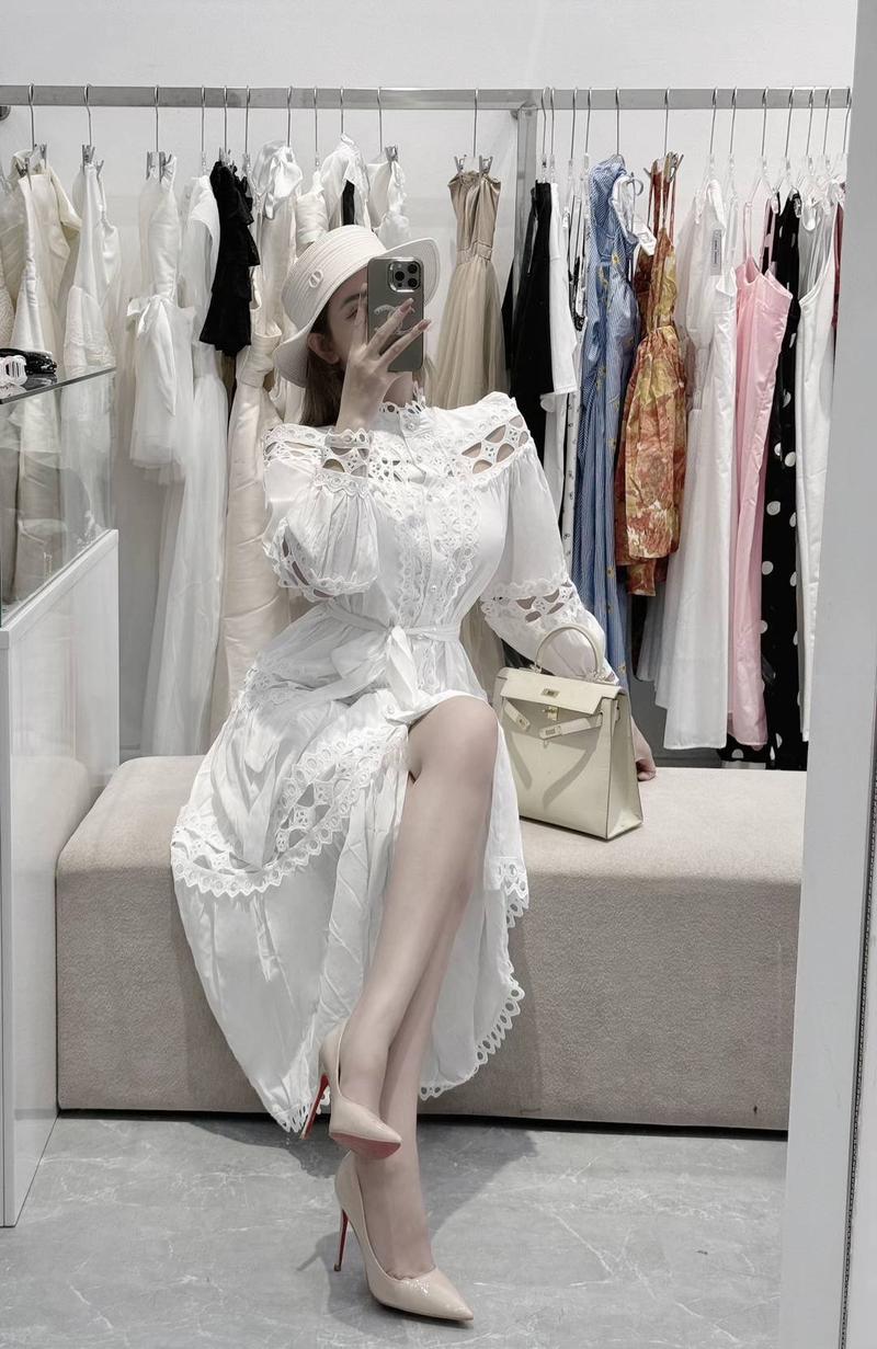 Product Introduction of (Góc nhỏ của Mây) Váy thô ren hoa dáng dài tay bồng thướt tha thời trang nữ GNCM 8