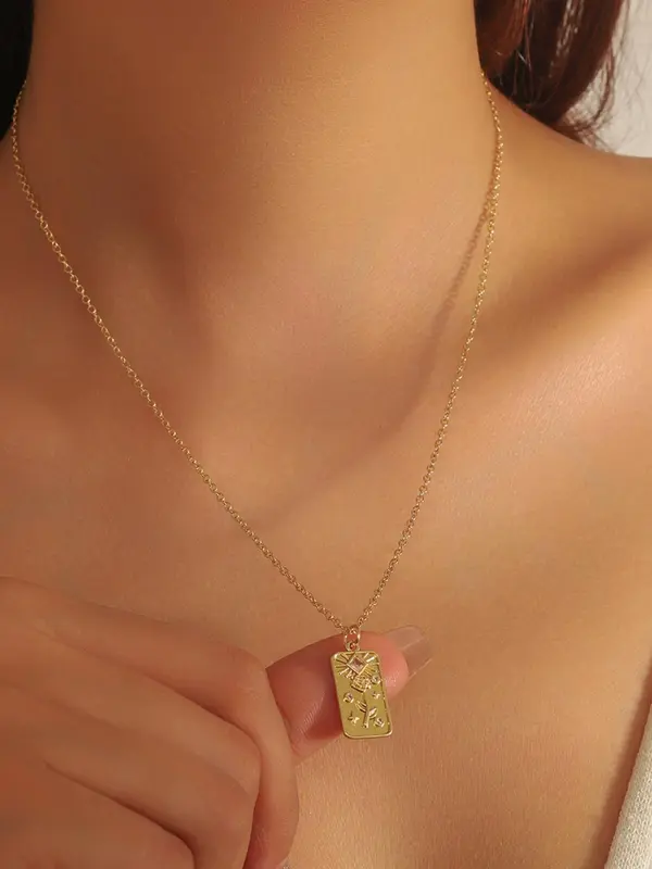 Rose Flower Carving Necklace, Fashionable Pendant Necklace for Women for Party, Daily Decor, Trendy All-match & Exquisite Jewelry for Birthday Gift 2