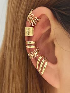 Set de 5 piezas de aretes vintage de clip para mujer 2023, elegantes y con diseño de calado con patrón étnico, aretes de fiesta tipo bola sin perforación, joyería versátil para uso diario