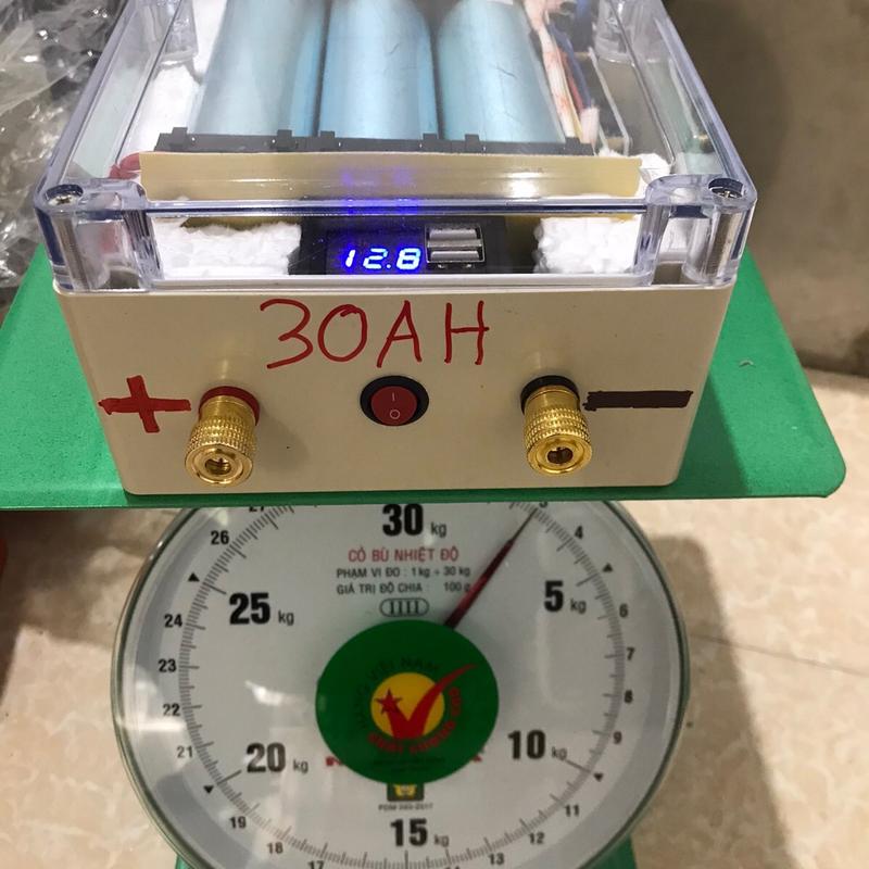 Khối pin 30ah 12v gồm 8 cell pin 33140 mạch BMS 4s 100a cân bằng chủ động 1,2a và sạc 14,6v 5a vỏ hộp mặt trong suốt | dùng kích cá | kích giun | lưu trữ năng lượng mặt trời