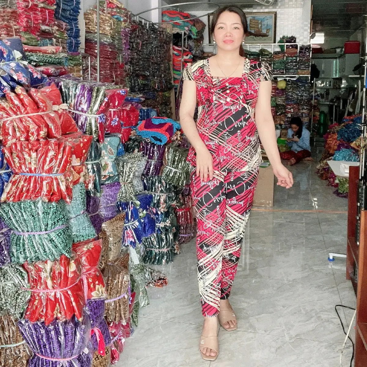 mẫu VUÔNG NÚT  tay nhí quần dài