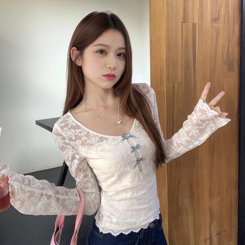 Product Introduction of [55% Repurchase Rate] 2025 French Pure Desire Hollow-out Lace Tops Women's Summer Design Sense Slim Fit Hot Girl Inner Wear High Waist Short 1