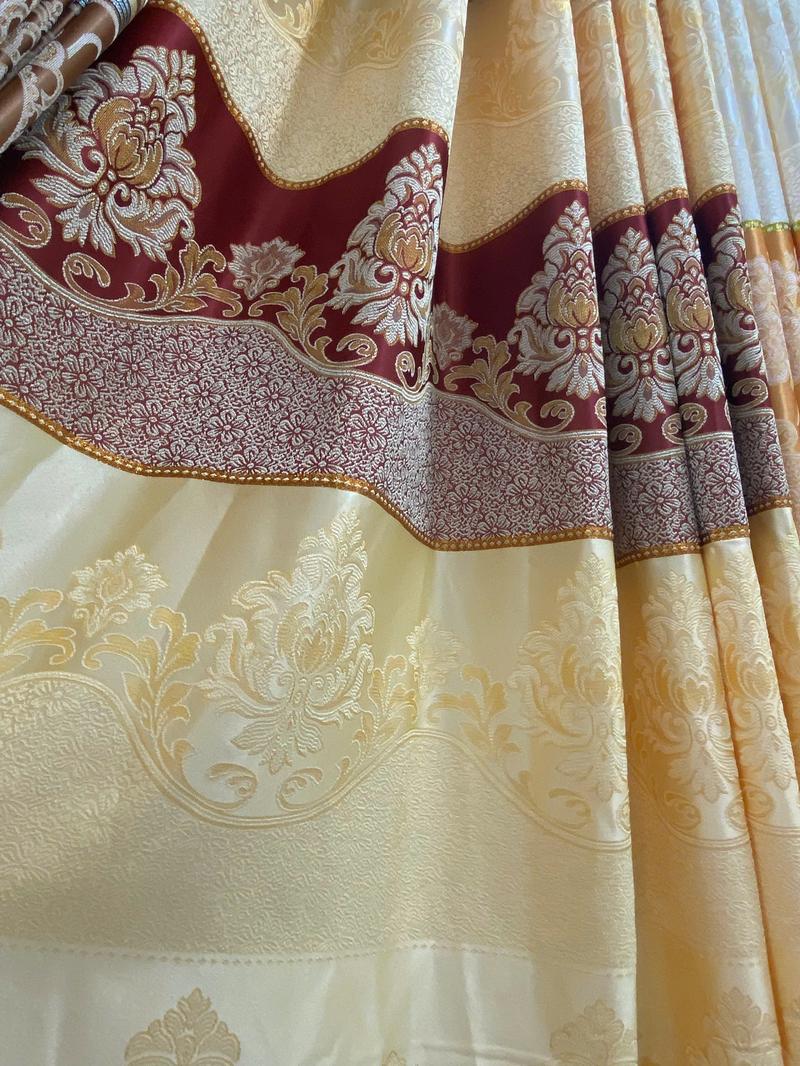 Product Introduction of Rèm gấm hoa văn cổ điển màu đỏ đô phối vàng kem cản nắng cản sáng 70%-80% (Giá 24