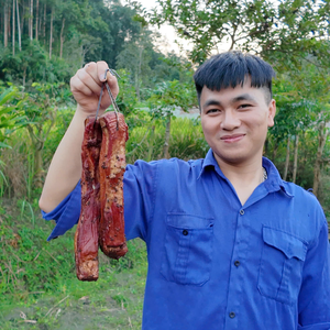 Nhúc thịt hun khói