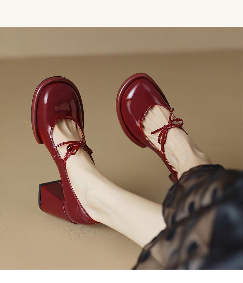Product Introduction of Vintage Mary Jane Flat Shoes, Square Toe Design with Thick Heels, Anti-Slip Design, Available in Multiple Colors, Gift for Girlfriend. 20
